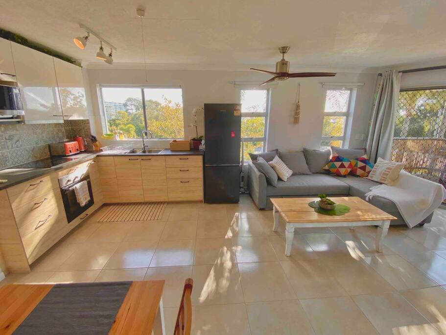 Broadbeach, Stylish Apartment Close To Everything Gold Coast Exterior foto